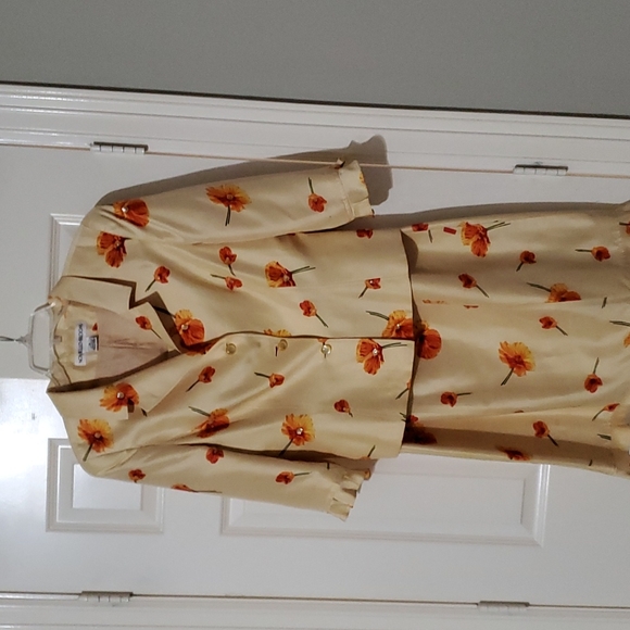 Dress - Picture 3 of 4